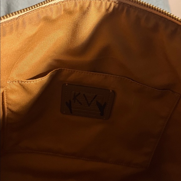 Coach Signature Tote w/Matching Pouch - Picture 14 of 17